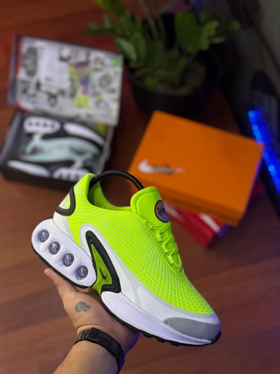 NIKE AIR MAX DN PREMIUM